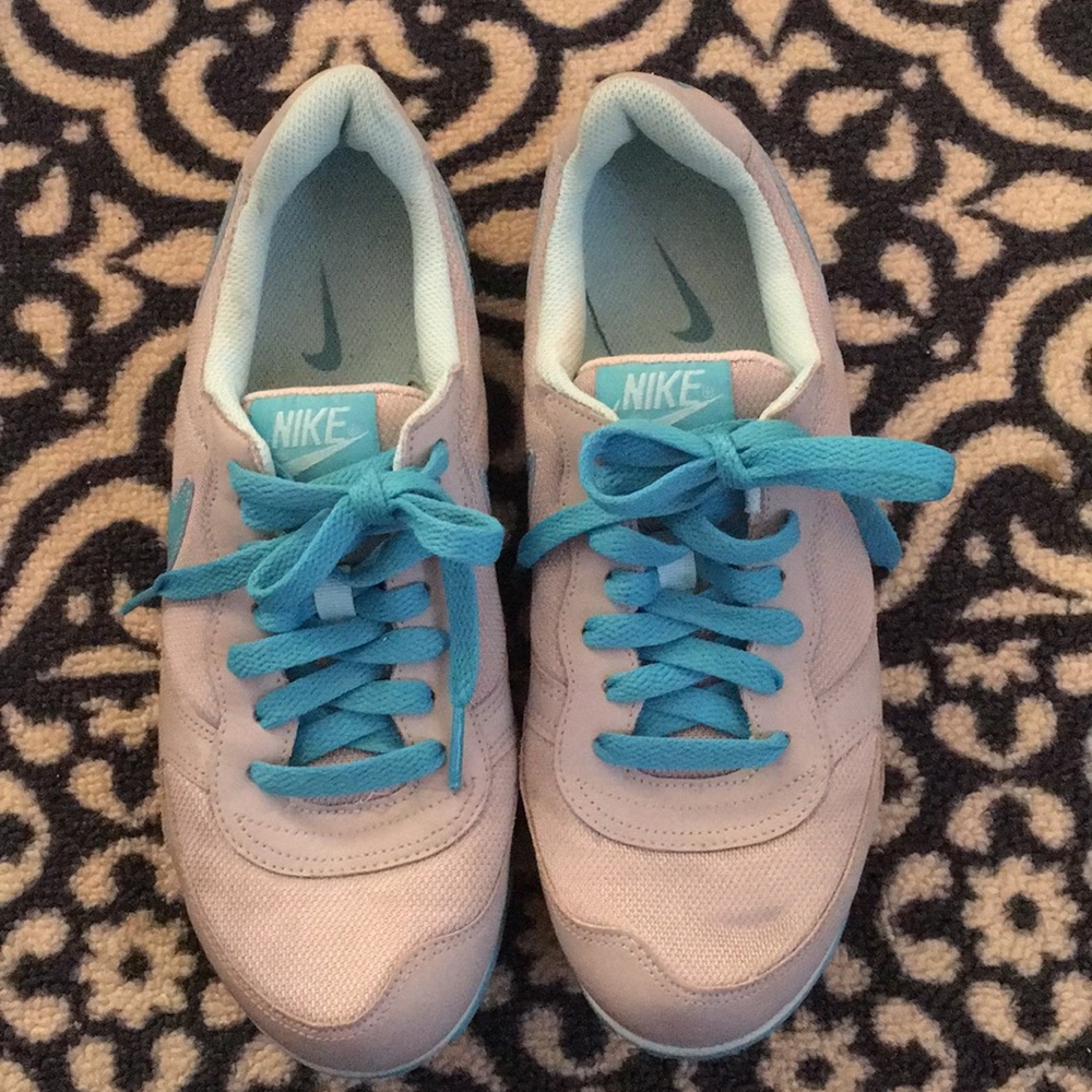 Blue and gray size 8.5 Nike shoes!